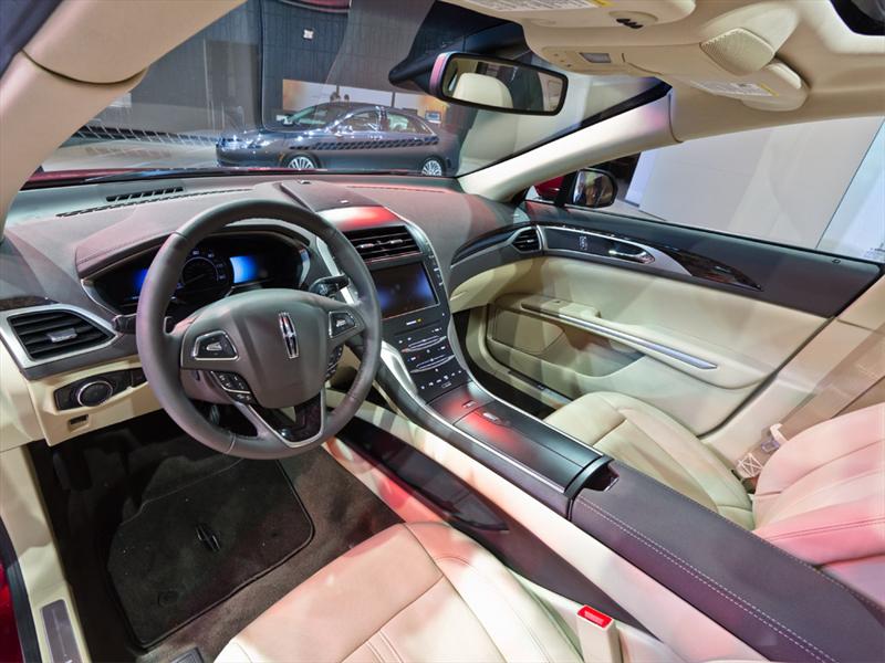 Lincoln MKZ 2013 en Nueva York 2012