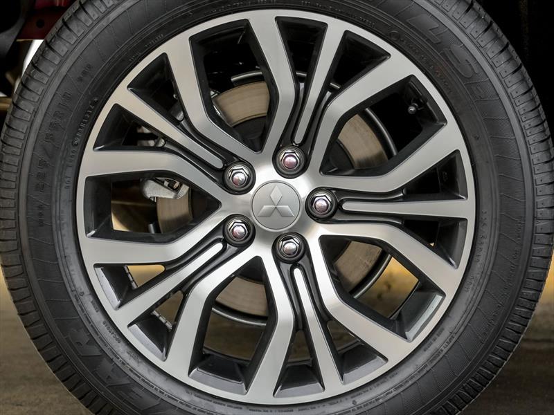 Mitsubishi Outlander 2016