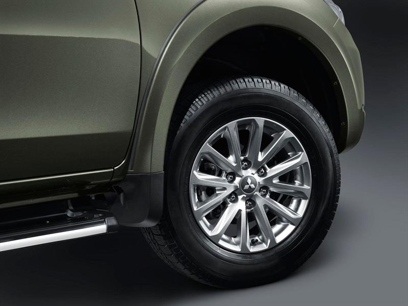 Mitsubishi L200 2016