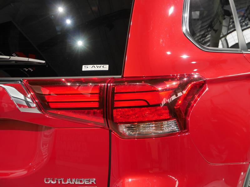 Mitsubishi Outlander 2016