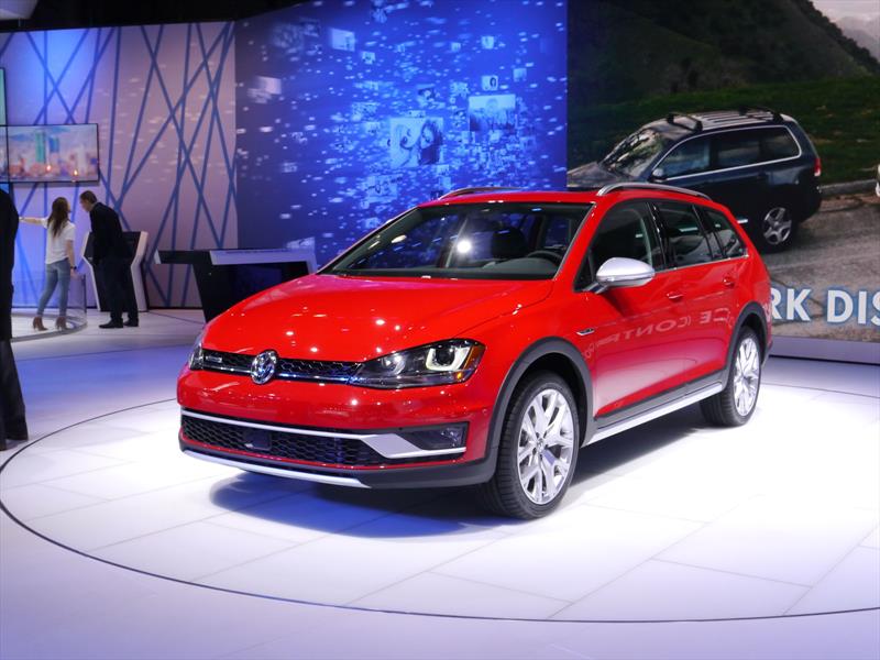 Golf Alltrack Weiss