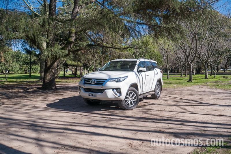Nueva Toyota SW4 a prueba