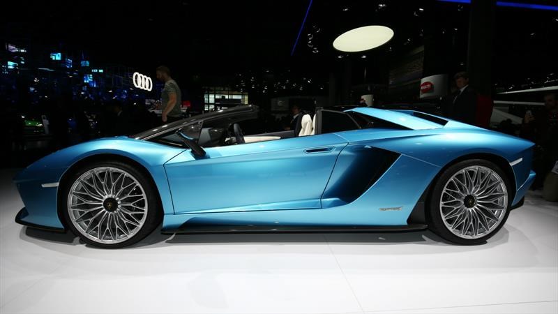 Lamborghini Aventador S Roadster