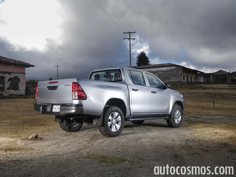 Nissan NP300 vs Toyota Hilux vs Mitsubishi L200