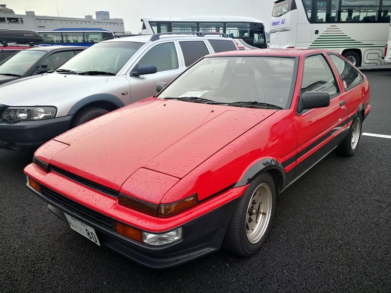 Mejor que el Salón de Tokio, el estacionamiento