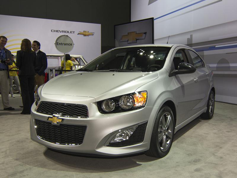Chevrolet Sonic RS y Dusk Sedán 2014 se presentan