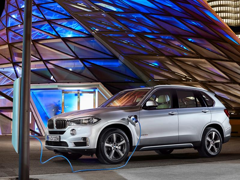 BMW xDrive40e 2016