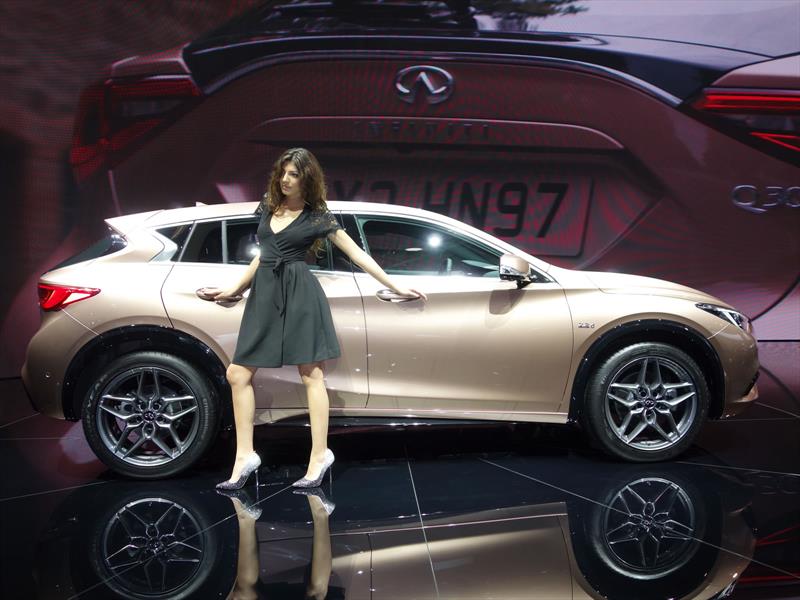 Infiniti Q30