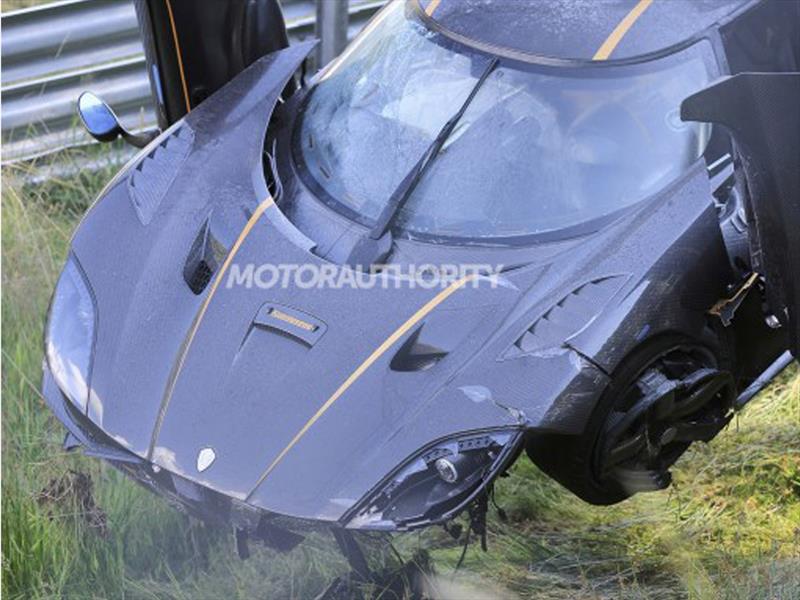 Koenigsegg One:1 destriudo en el Infierno Verde