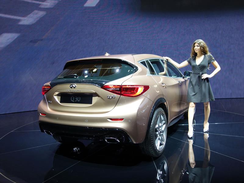 Infiniti Q30