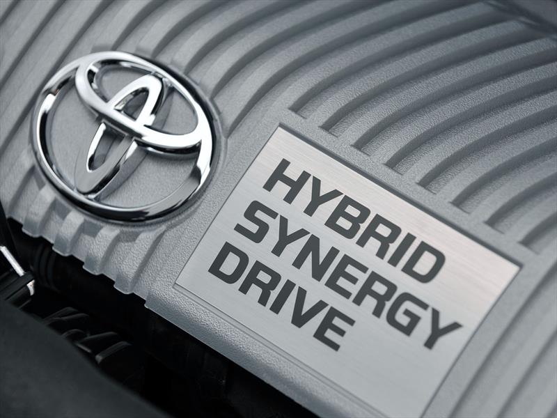 ¿Cómo funciona el Toyota Prius híbrido?