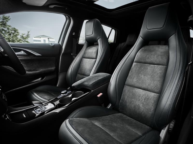Infiniti Q30