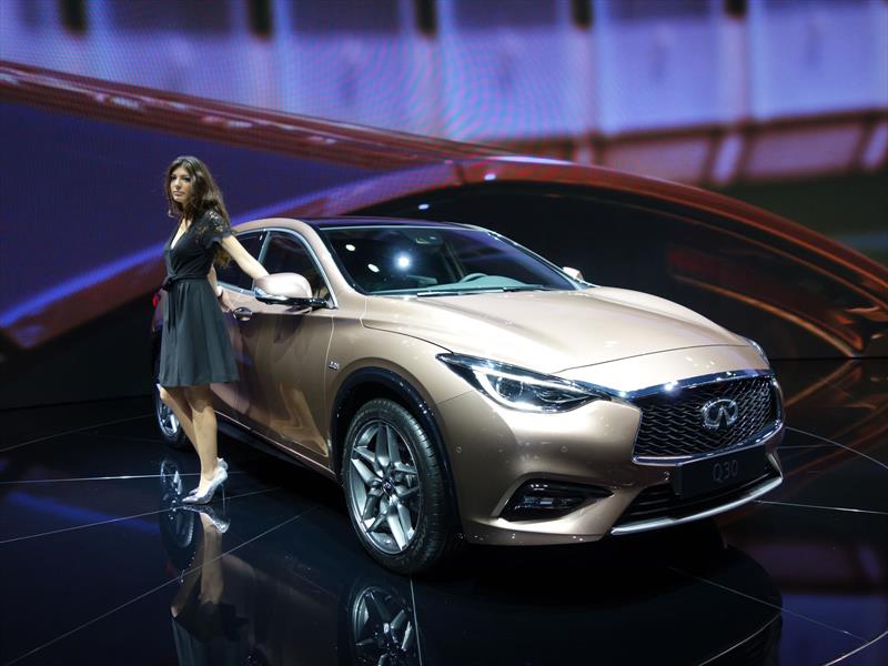 Infiniti Q30