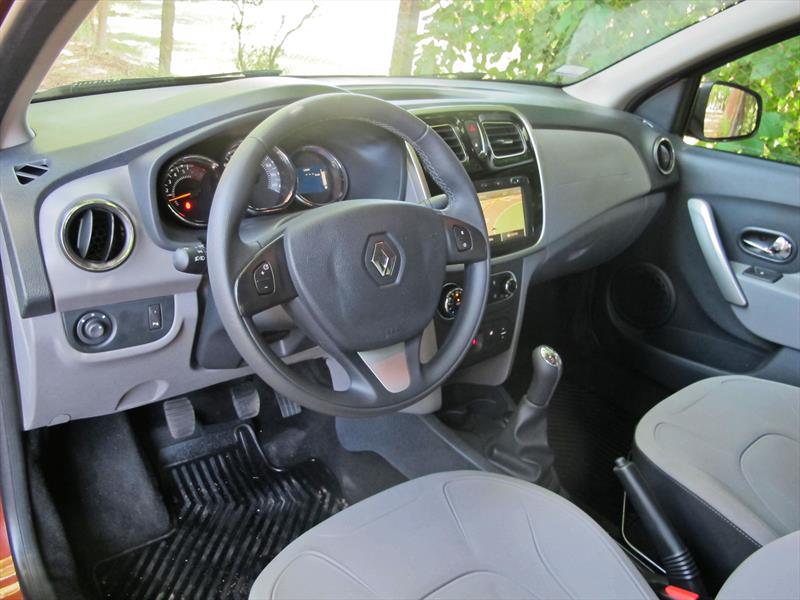 Probamos a fondo el nuevo Renault Logan