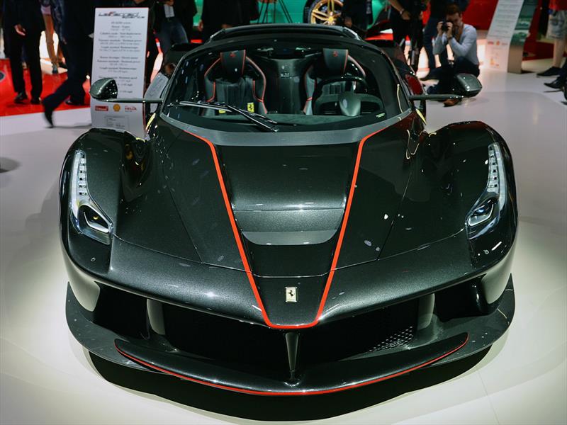 Ferrari Laferrari Aperta