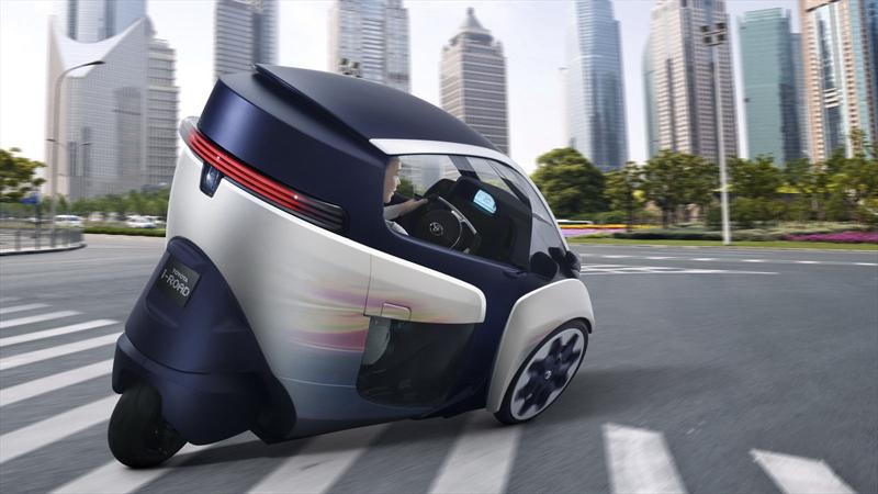 Toyota EV i-ROAD, un concept de tres ruedas
