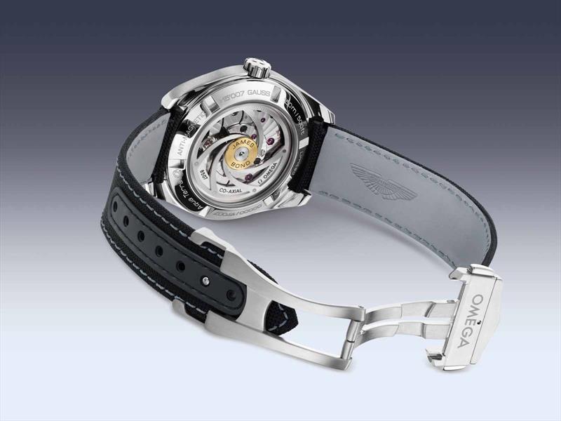 Aston Martin DB9 GT Bond Edition