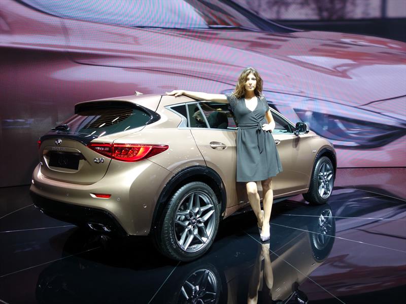 Infiniti Q30