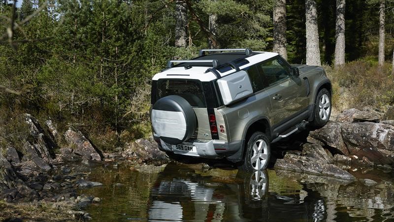Land Rover Defender 2020