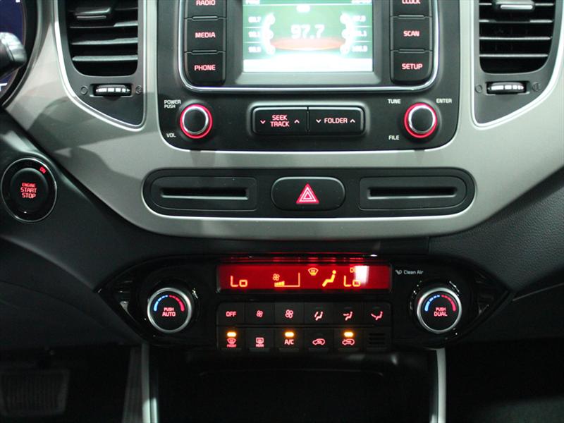 Nueva Kia Carens 2013 en el Salón del Automóvil