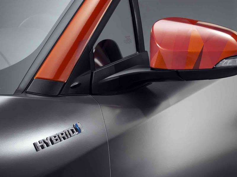 Toyota C-HR Hy-Power Concept