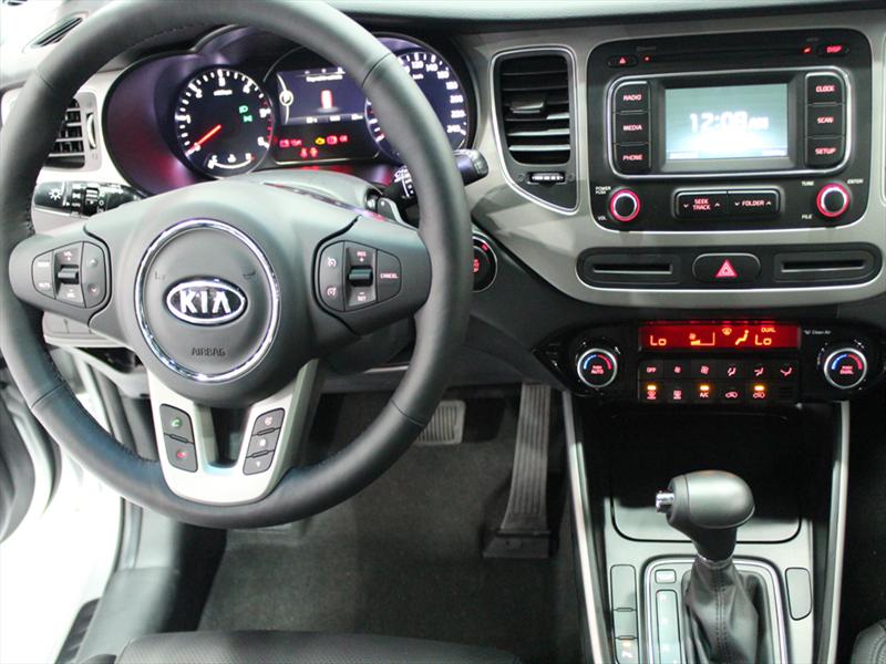 Nueva Kia Carens 2013 en el Salón del Automóvil