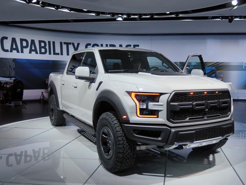 Ford F-150 Raptor SuperCrew