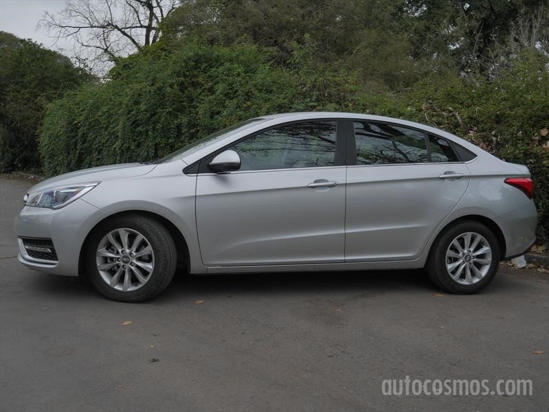 Chery Arrizo 5 a prueba