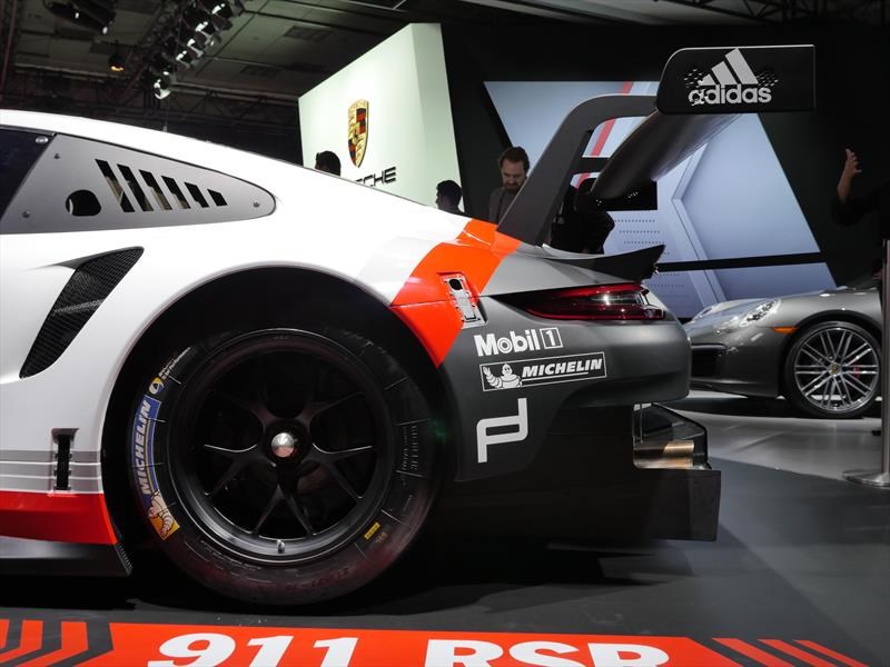 Porsche 911 RSR