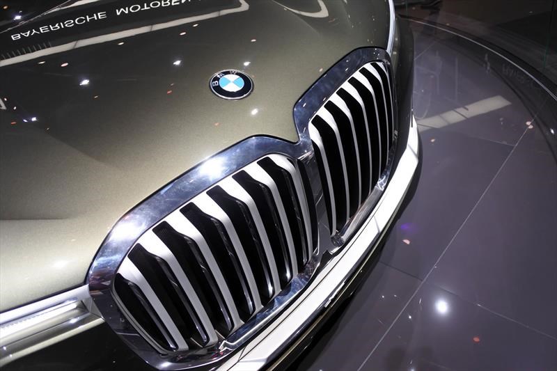 BMW Concept X7 iPerformance