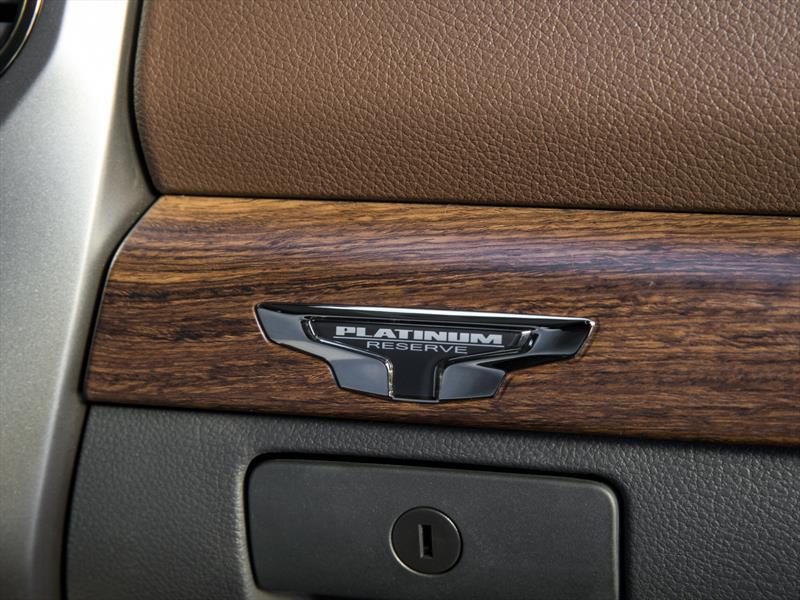 Nissan Titan Crew Cab 2017