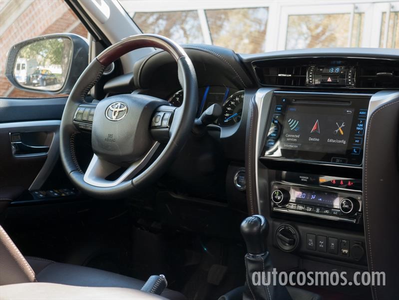 Nueva Toyota SW4 a prueba