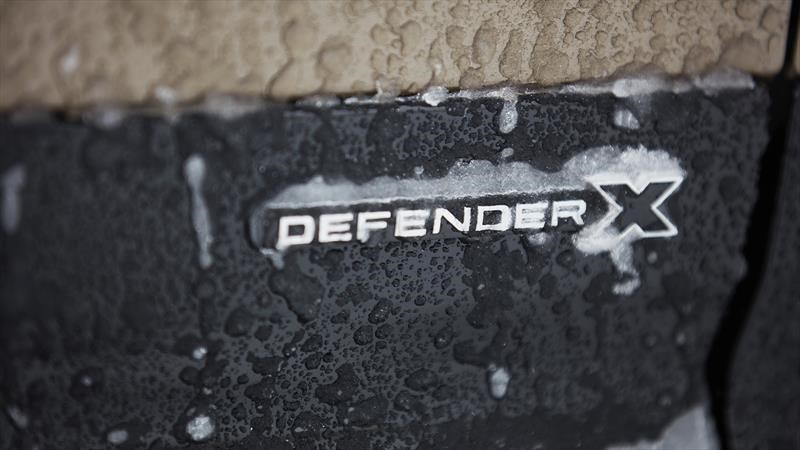Land Rover Defender 2020