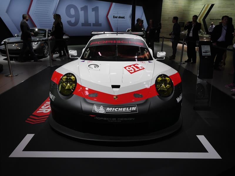 Porsche 911 RSR
