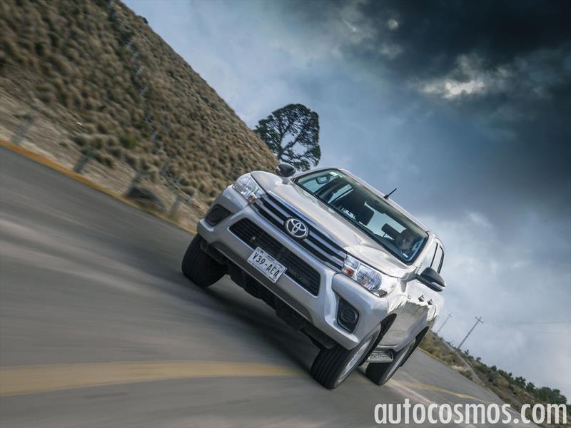 Nissan NP300 vs Toyota Hilux vs Mitsubishi L200