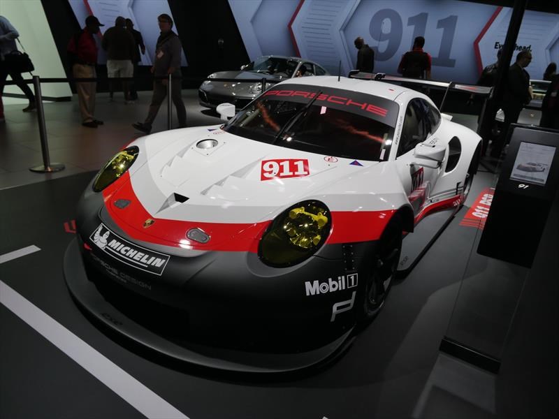 Porsche 911 RSR