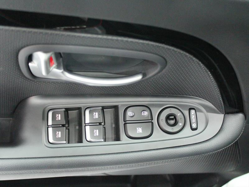 Nueva Kia Carens 2013 en el Salón del Automóvil