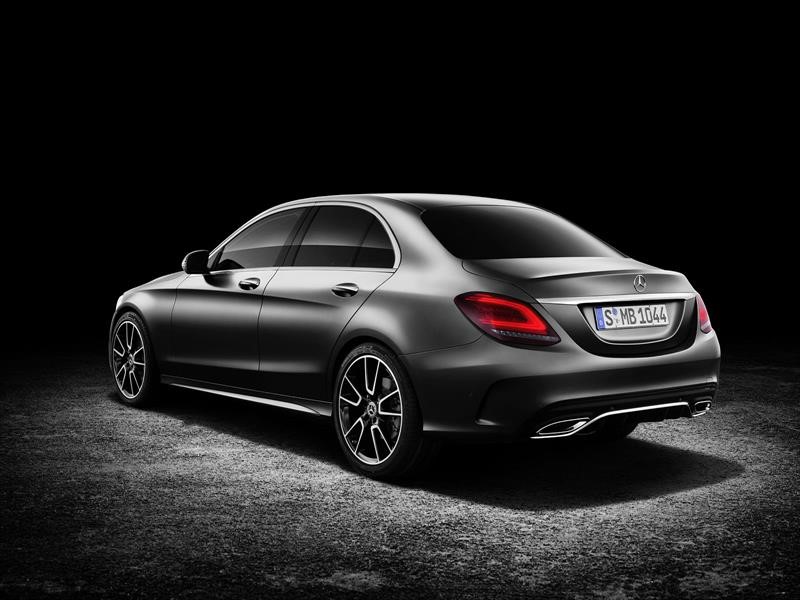 Mercedes-Benz Clase C se actualiza