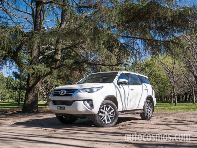 Nueva Toyota SW4 a prueba