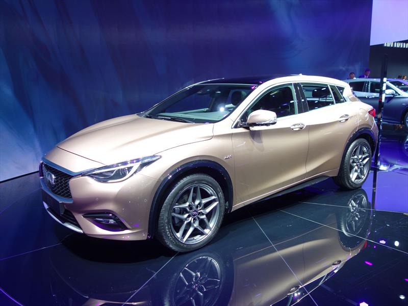 Infiniti Q30