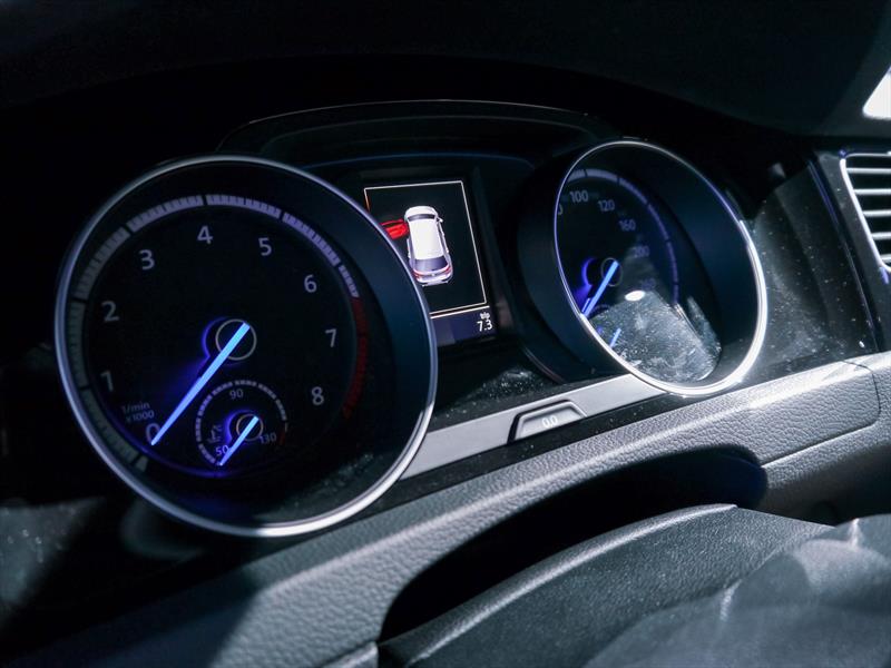 Volkswagen Golf R Variant 2015