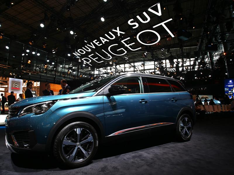Peugeot 5008 en París