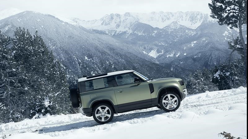 Land Rover Defender 2020