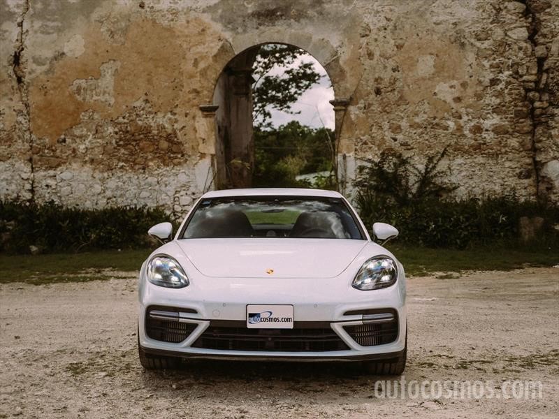Porsche Panamera Turbo S E-Hybrid 2018