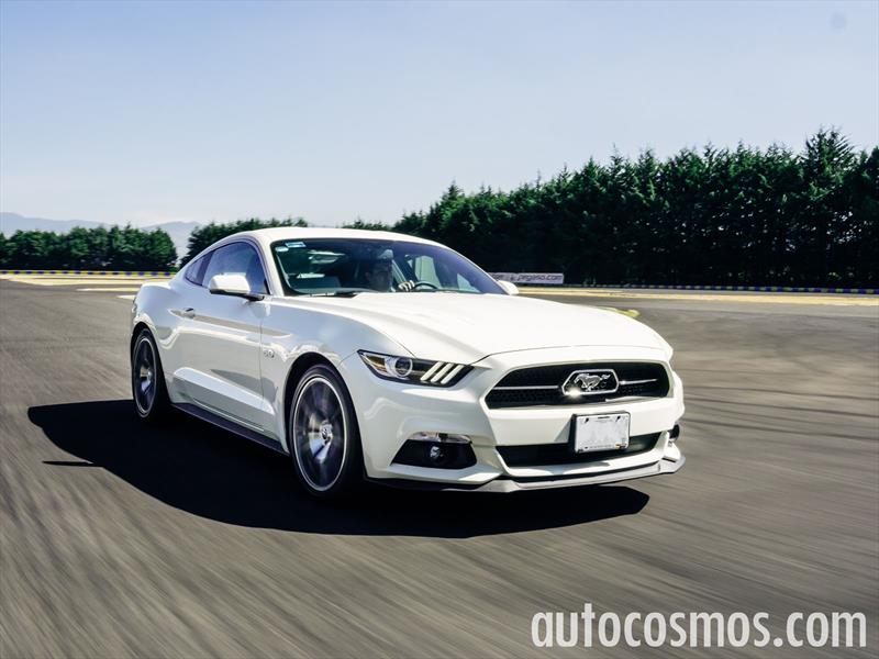 Ford Mustang 2015 50 aniversario