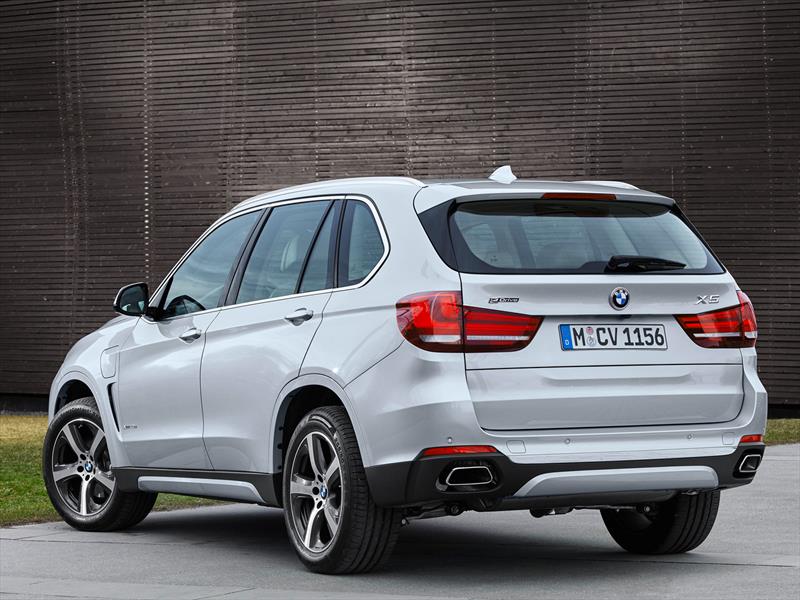 BMW xDrive40e 2016