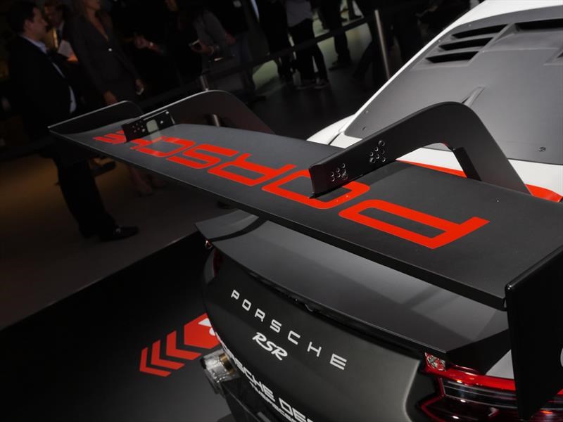 Porsche 911 RSR