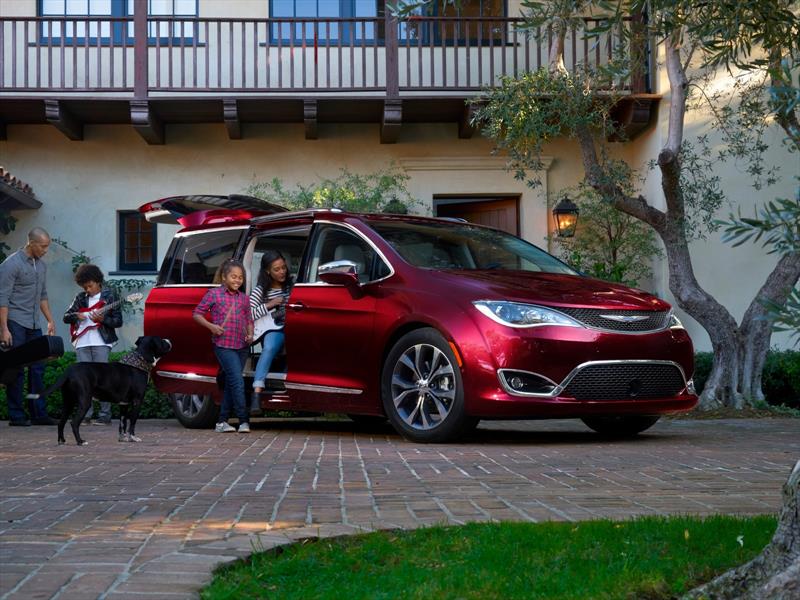 Chrysler Pacifica 2017