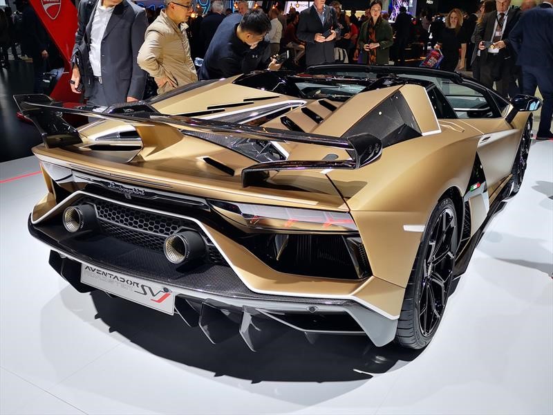 Lamborghini Aventador SVJ Roadster