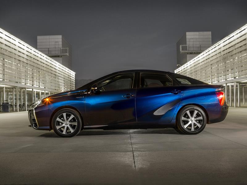 Toyota Mirai 2016